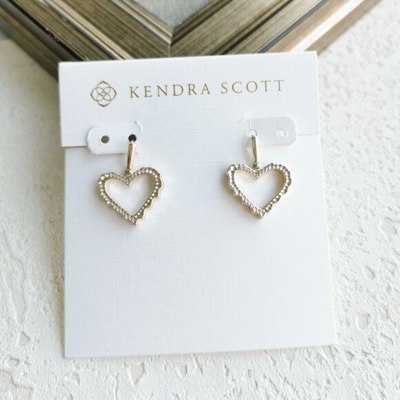 Kendra Scott Sophee heart Gold Drop Earrings - Picture 1 of 3